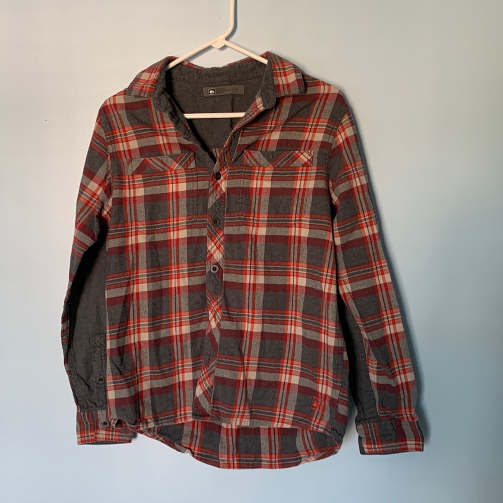 LIKE NEW WOMENS RED AND GREY FLANEL